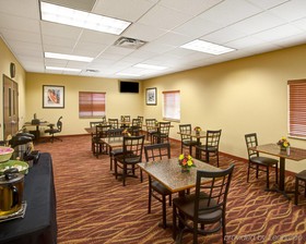Rodeway Inn & Suites
