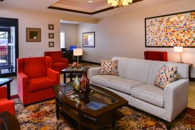 Holiday Inn Express & Suites Pittsburg