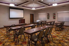 Holiday Inn Express & Suites Pittsburg