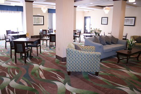 Holiday Inn Express Hotel & Suites Pratt