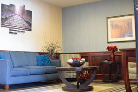 Holiday Inn Express Hotel & Suites Pratt