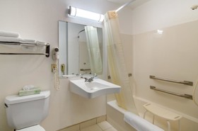 Quality Inn Russell