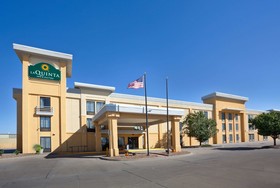 La Quinta Inn & Suites by Wyndham Salina