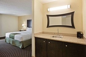 La Quinta Inn & Suites by Wyndham Salina