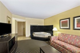 La Quinta Inn & Suites by Wyndham Salina