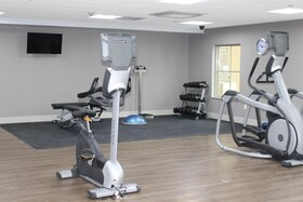 Holiday Inn Express & Suites Shawnee Kansas City West