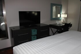 Holiday Inn Express & Suites Shawnee Kansas City West