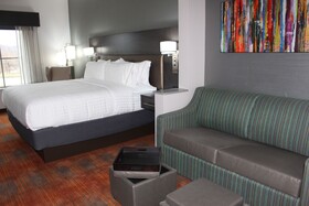 Holiday Inn Express & Suites Shawnee Kansas City West