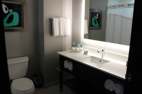 Holiday Inn Express & Suites Shawnee Kansas City West