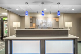 Holiday Inn Express & Suites Shawnee Kansas City West