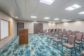 Holiday Inn Express & Suites Shawnee Kansas City West