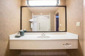 Hotel Topeka at City Center