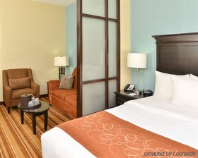 Comfort Suites