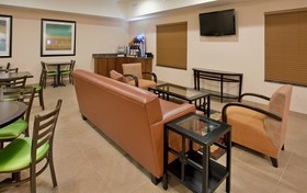 Holiday Inn Express Topeka North