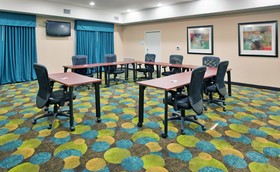 Holiday Inn Express Topeka North