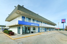 Motel 6 Topeka Northwest