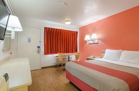 Motel 6 Topeka Northwest
