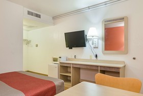 Motel 6 Topeka Northwest