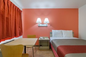 Motel 6 Topeka Northwest