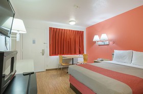 Motel 6 Topeka Northwest