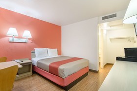 Motel 6 Topeka Northwest