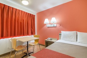Motel 6 Topeka Northwest