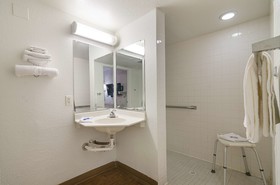 Motel 6 Topeka Northwest