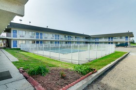 Motel 6 Topeka Northwest
