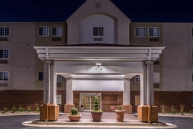 Candlewood Suites Topeka West