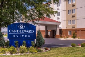 Candlewood Suites Topeka West