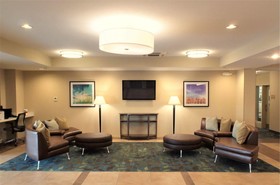 Candlewood Suites Topeka West