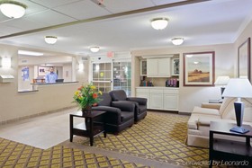 Candlewood Suites Topeka West
