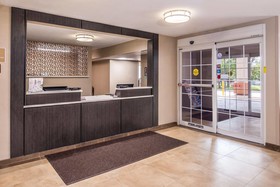 Candlewood Suites Topeka West