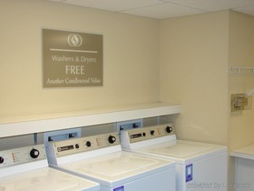 Candlewood Suites Topeka West