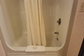 Single Tree Inn Hotel O