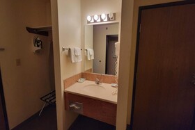 Single Tree Inn Hotel O
