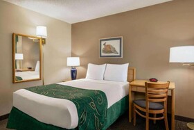 Travelodge by Wyndham Wellington KS