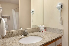 Baymont by Wyndham Wichita East