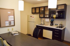 Sonesta Simply Suites Wichita Airport