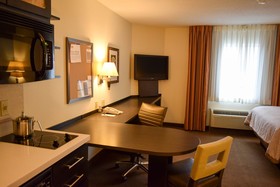 Sonesta Simply Suites Wichita Airport
