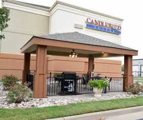 Sonesta Simply Suites Wichita Airport