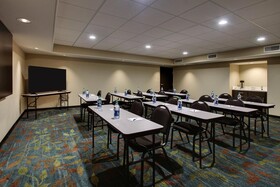 Candlewood Suites Wichita East