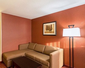 Comfort Suites Airport