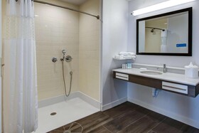 Hampton Inn & Suites Wichita/Airport