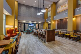 Hampton Inn & Suites Wichita/Airport