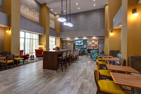 Hampton Inn & Suites Wichita/Airport
