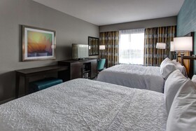 Hampton Inn & Suites Wichita/Airport