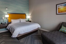 Hampton Inn & Suites Wichita/Airport