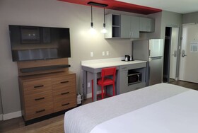 Hawthorn Extended Stay by Wyndham Wichita Airport