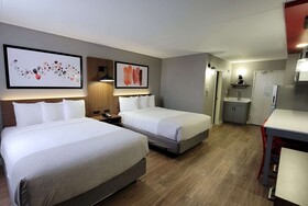 Hawthorn Extended Stay by Wyndham Wichita Airport